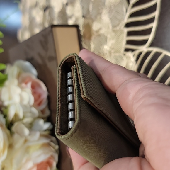 Authentic Prada key case - Picture 4 of 9